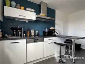 appartement à la vente -   63000  CLERMONT-FERRAND, surface 63,6 m2 vente appartement - APR680095